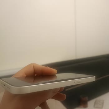 İphone 13 Pilinin 2.5 Yılda Şişmesi Ve Apple Desteği Hayal Kırıklığı