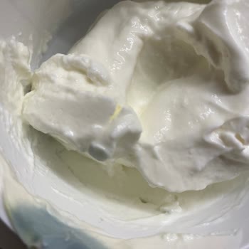 Sek Aldığım Yoğurtların Hepsi Küflü Ve Kötü Kokulu Çıktı