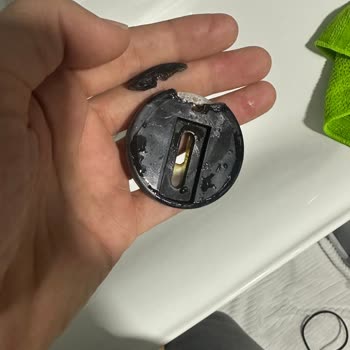 Klozet Kapağı Yedek Parçası Bulmak Neden Bu Kadar Zor