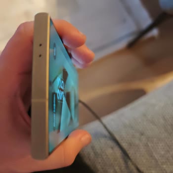 Samsung S24'te Tekrarlayan Renk Atması Ve Servis Sorunu