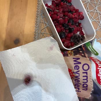 BİM Mutfağım Dondurulmuş Orman Meyveleri İçinden Salyangoz Çıktı