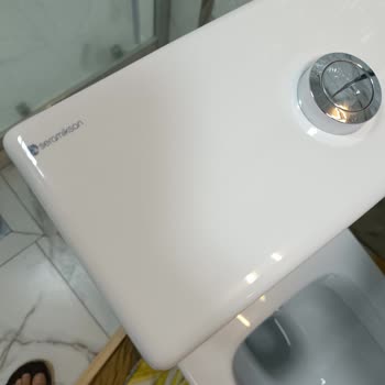 Klozet Bağlantı Hatası Nedeniyle Banyoda Sürekli Su Sızıntısı