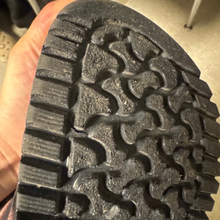 Aynı Sorun, Farklı Çift: Birkenstock Taban Açılmasına Çözüm Yok