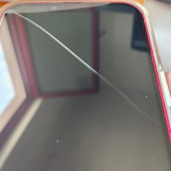 Kırılan Ekran Koruyucu Ve Yetersiz Müşteri Hizmeti