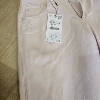 Zara Yeni Sezon Ürünü Lekeli Ve Kirli Teslim Edildi