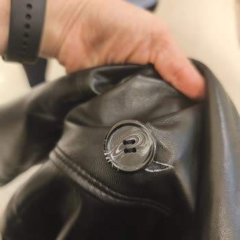 11 Günde Yırtılan Deri Paltoya Çözüm Yok, Mağdur Edildim