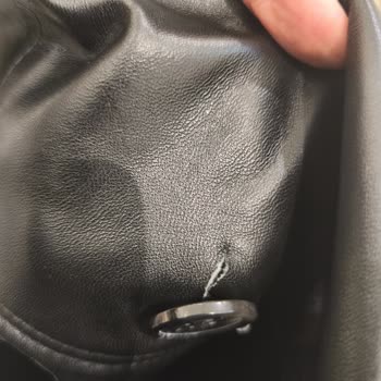 11 Günde Yırtılan Deri Paltoya Çözüm Yok, Mağdur Edildim