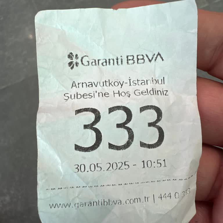 Arnavutköy Şubesinde Uzun Sıra Ve Yavaş İşlem Sorunu