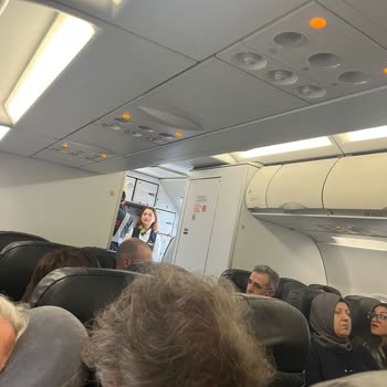 Uçakta 2,5 Saat Bekletildik, Mağduriyetimiz Giderilsin!