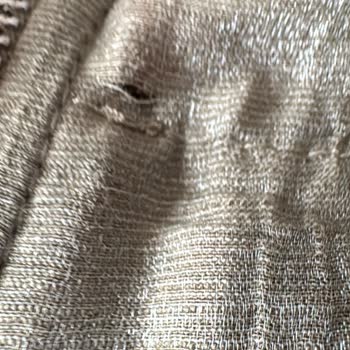 Aldığım Takım İlk Giyimde Yırtıldı, Mağaza Çözüm Sunmadı