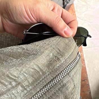 Aldığım Takım İlk Giyimde Yırtıldı, Mağaza Çözüm Sunmadı