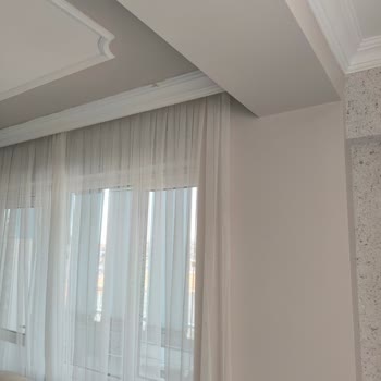 Renk Kartelasındaki Romans Rengi Duvarda Açık Pembe Çıktı