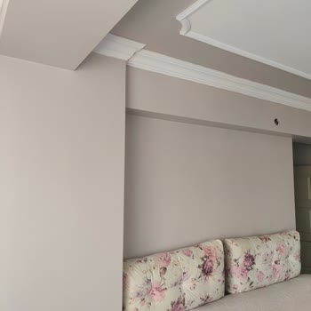 Renk Kartelasındaki Romans Rengi Duvarda Açık Pembe Çıktı