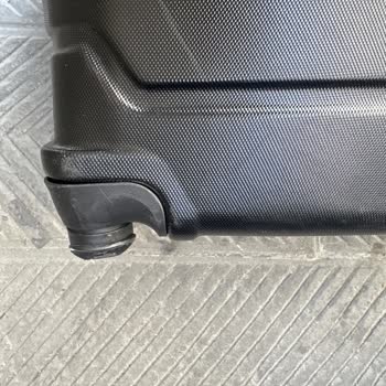 Uçuşlarda Valiz Hasarı Ve Yetersiz Çözüm Süreci