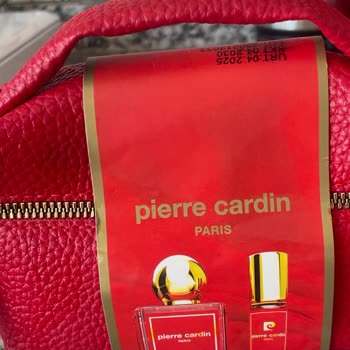 Pierre Cardin Cosmetics Parfüm Şişesinde Böcek Şoku!