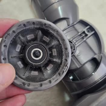 Dyson Süpürge Tekerleği Aniden Kırıldı, Hayal Kırıklığına Uğradım