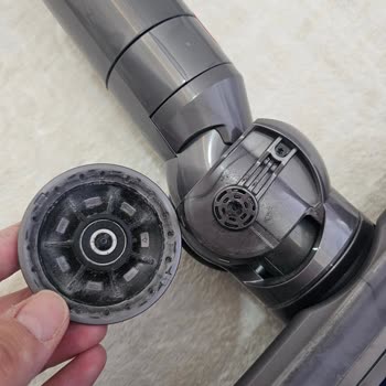 Dyson Süpürge Tekerleği Aniden Kırıldı, Hayal Kırıklığına Uğradım