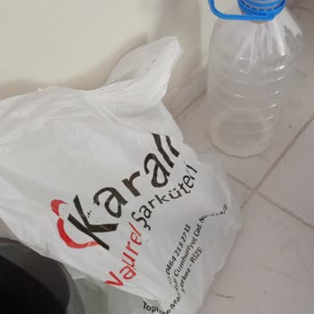 Karali Naturel Şarküteri Bozuk Süt Satışı Ve Mağduriyet Yaşadım