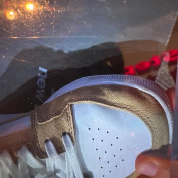 Yeni Alınan Ayakkabının Süet Kısmında Solma Ve Yara Problemi