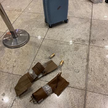 Beschädigte Gepäckstücke und fehlende Unterstützung bei Ajet Flug