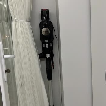 Ich bekomme Stromschläge vom Bosch Akkusauger und niemand hilft mir!