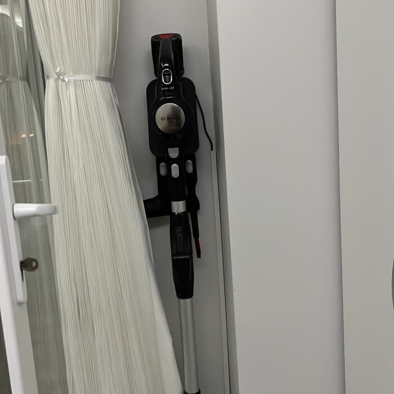 Ich bekomme Stromschläge vom Bosch Akkusauger und niemand hilft mir!