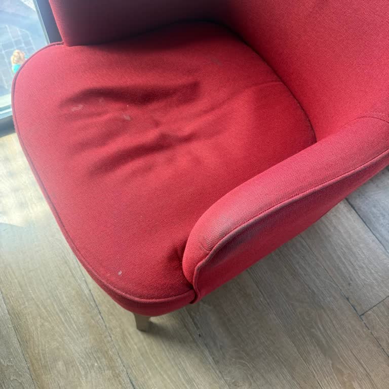 Vadi İstanbul Şubesindeki Koltuklar Hijyen Ve Konfor Sorunu Yaşıyor