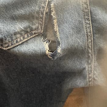 DeFacto'dan Aldığım Pantolon İkinci Kullanımda Yırtıldı
