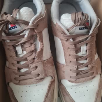 Kısa Sürede Yırtılan Ayakkabıya Kullanıcı Hatası Denmesi Mağduriyet Yarattı