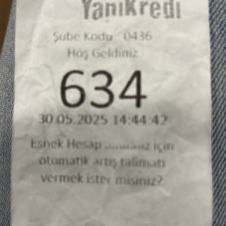 Yapı Kredi Menemen Şubesinde Uzun Sıra Bekleme Ve Yetersiz Hizmet