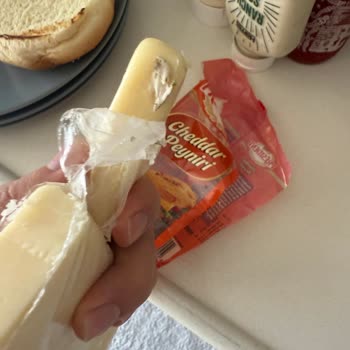 Açılmamış Cheddar Peynirde Küf Ve Müşteri Hizmetlerinden Yanıtsızlık