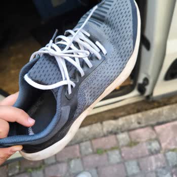 Ayakkabı Değişiminde Haksız Suçlama Ve Kötü Muamele