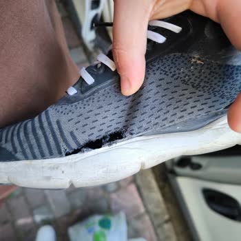 Ayakkabı Değişiminde Haksız Suçlama Ve Kötü Muamele