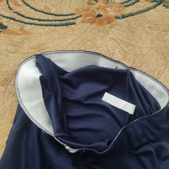 V Yaka Takımda Özensiz Dikişler Ve Kalite Sorunu Yaşadım