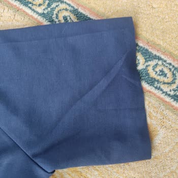 V Yaka Takımda Özensiz Dikişler Ve Kalite Sorunu Yaşadım