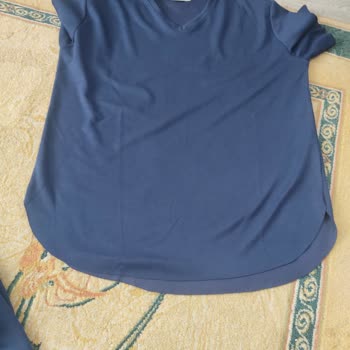 V Yaka Takımda Özensiz Dikişler Ve Kalite Sorunu Yaşadım