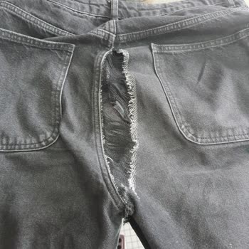 Aldığım Kot Pantolonlar Hemen Yırtıldı, İnceleme Yapılmıyor!