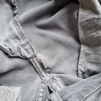 Zara Pantolonunda Dikiş Açılması Ve Mağazada Yardımcı Olunmaması