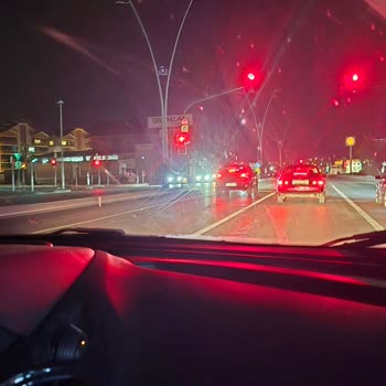 Çalı Yolunda Uzun Süredir Yanmayan Cadde Lambaları Tehlike Oluşturuyor
