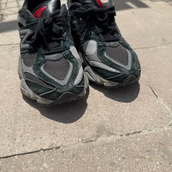 Kısa Sürede Renk Değişimi Ve Yırtılan Ayakkabı İçin İade Talebim Reddedildi