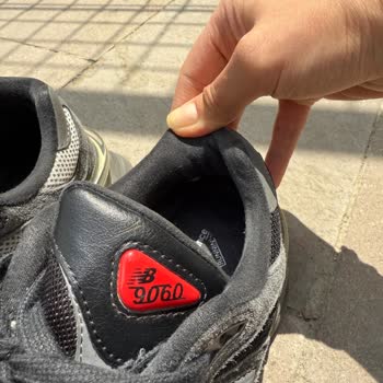 Kısa Sürede Renk Değişimi Ve Yırtılan Ayakkabı İçin İade Talebim Reddedildi