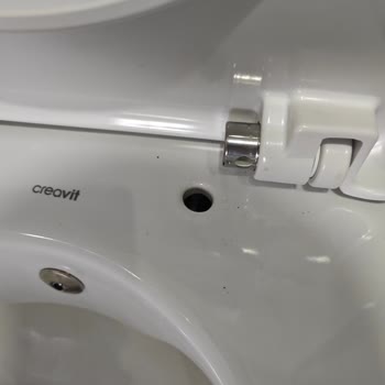 Klozet Kapağı Menteşesi Sürekli Bozuluyor, Parça Değişimi Talep Ediyorum