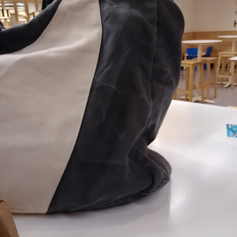 Kısa Sürede Rengi Solan Ve Formunu Kaybeden Çanta İçin Çözüm Bekliyorum