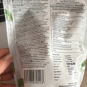 Kimyasal Kokulu Badem Ve İlgisiz Müşteri Hizmeti