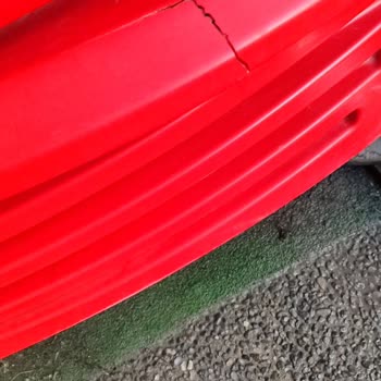 Coca-Cola Dolabının Eski Ve Kırık Olması Mağduriyet Yaratıyor