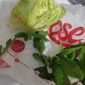 Aldığım Çiğköfte Siparişinde Taze Olmayan Yeşillik Ve Eksik Sos