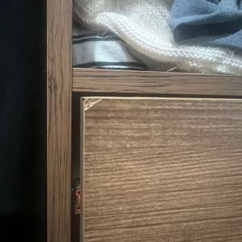 Kırık Ve Eksik Gardırop İçin Bir Yıldır Çözüm Bekliyorum