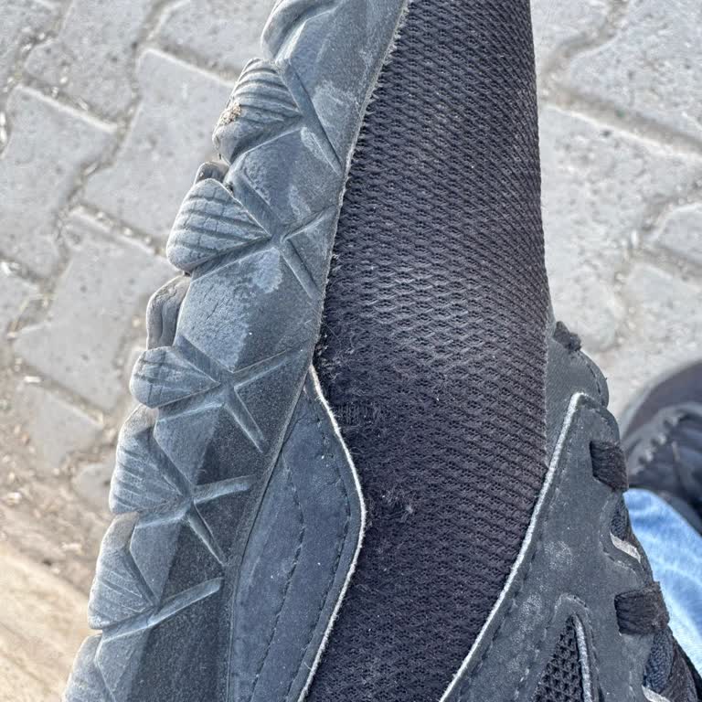 Reebok Ayakkabıda Açılma Sorunu Ve Hatalı Kullanıcı Değerlendirmesi