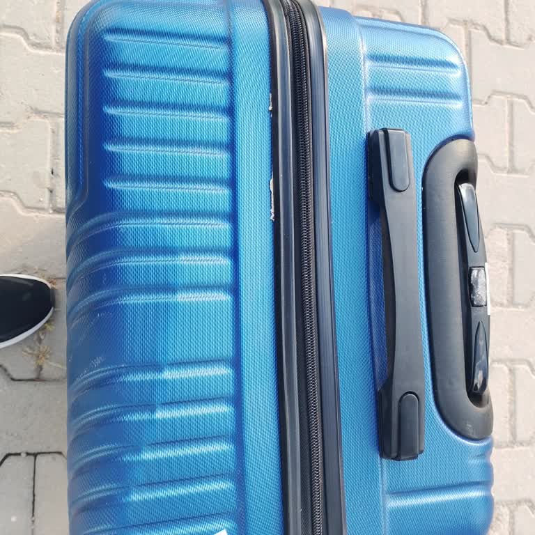 Valizim Yolculukta Zarar Gördü, İlgisiz Davranışla Karşılaştım