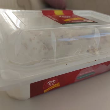 Aldığım Dondurmadan Plastik Parça Çıktı Sağlığım Tehlikeye Girdi